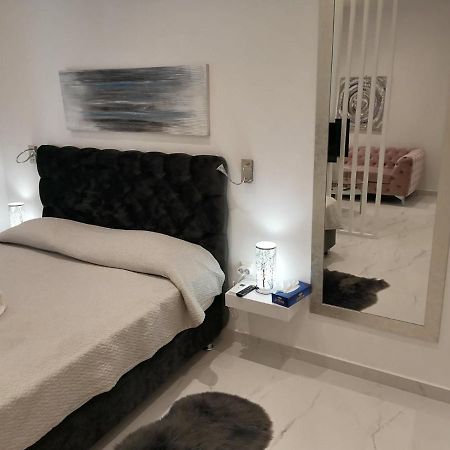 The Syntagma Luxury Suite Atenas Exterior foto